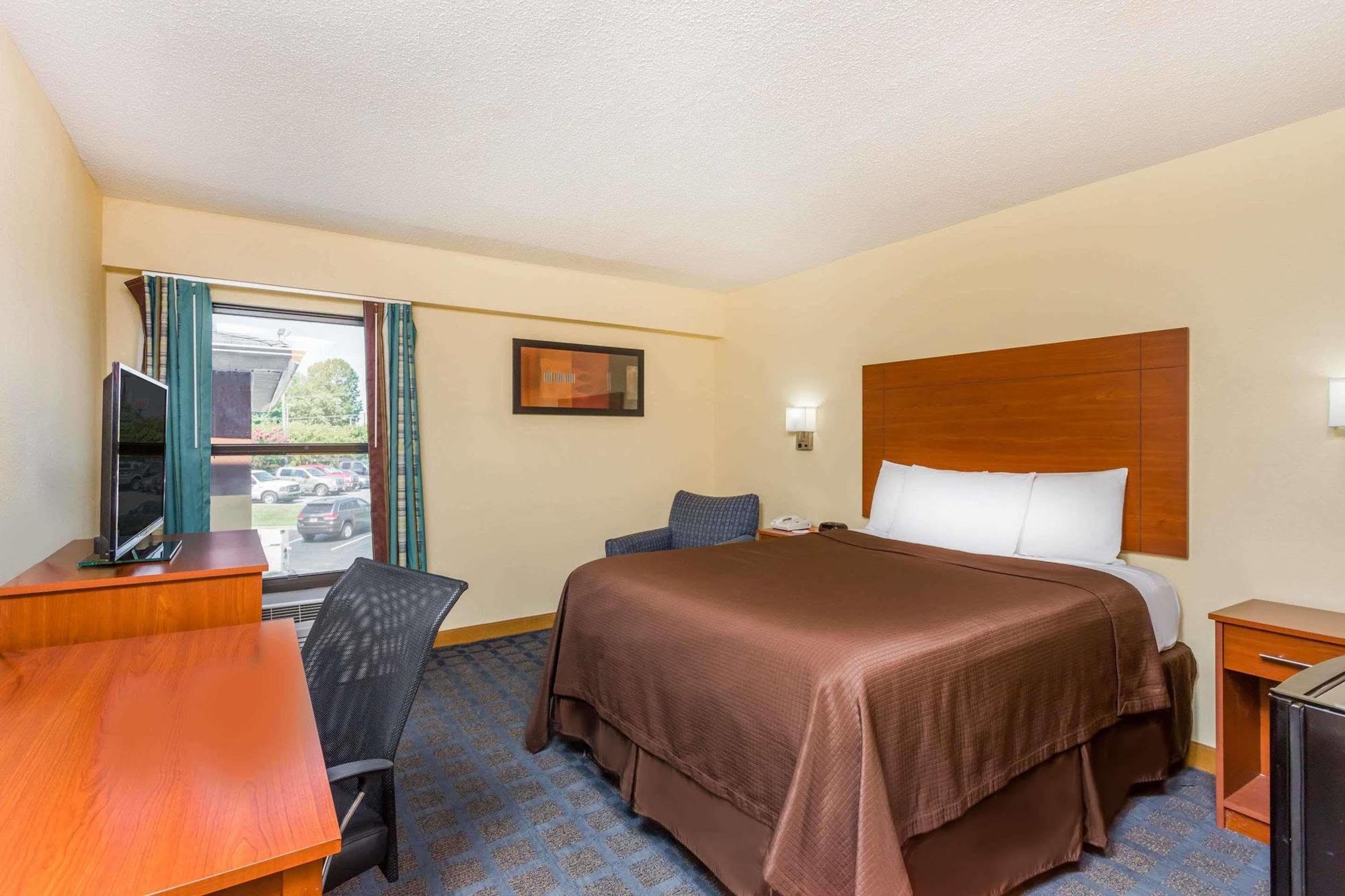 Howard Johnson by Wyndham Spartanburg Expo Center Exterior foto