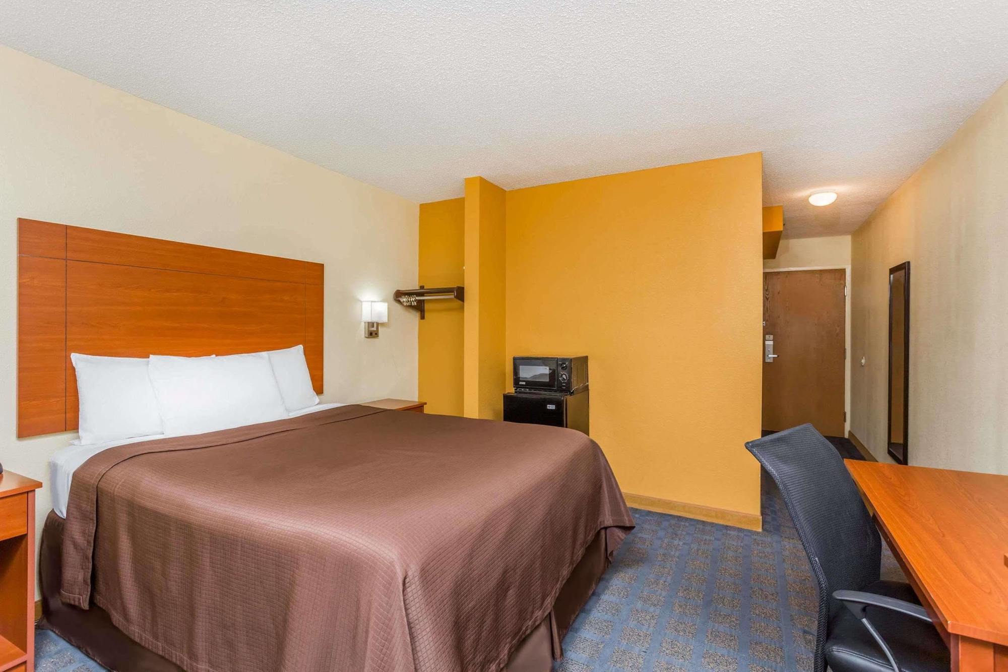 Howard Johnson by Wyndham Spartanburg Expo Center Exterior foto